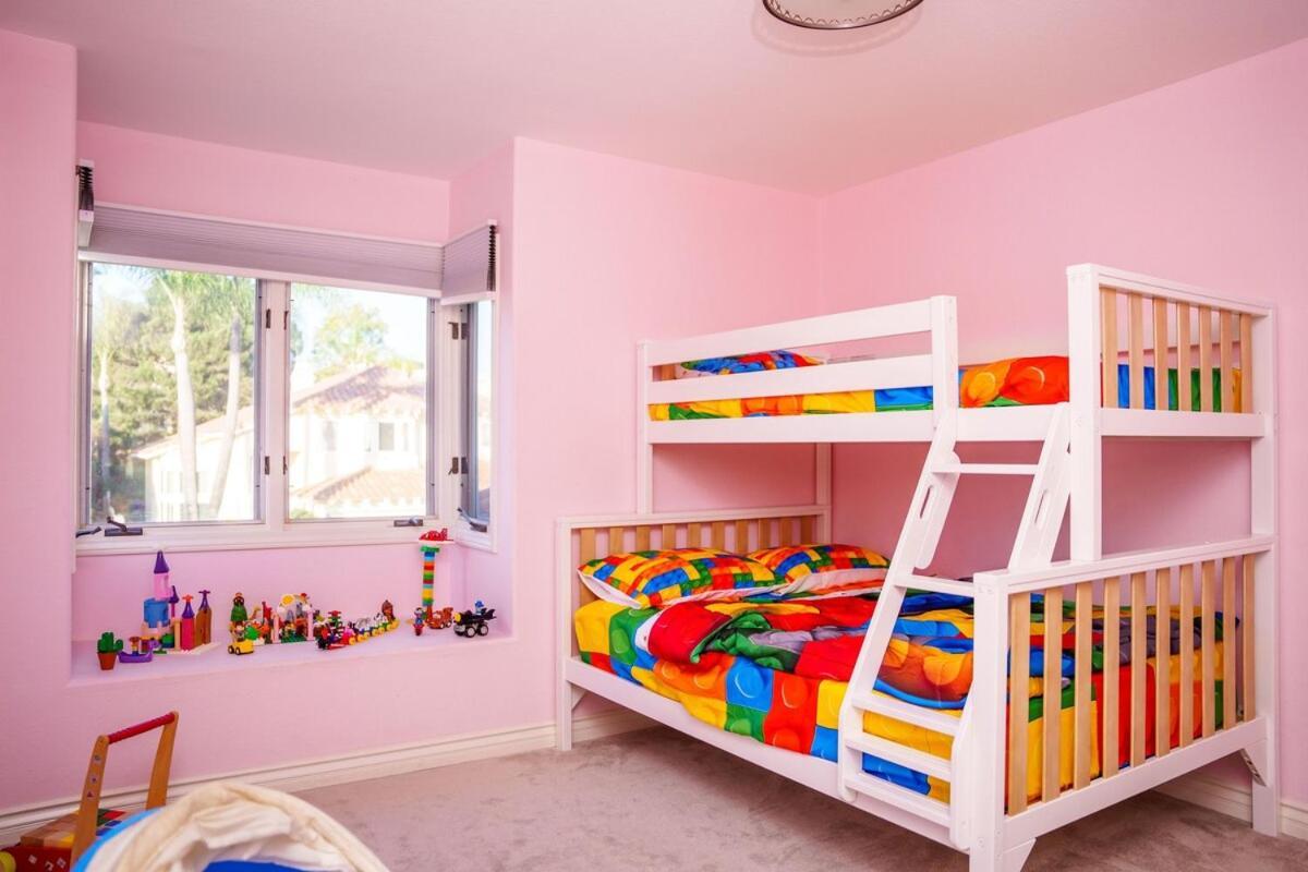 Family-friendly Getaway Near Beaches And Parks Holiday home