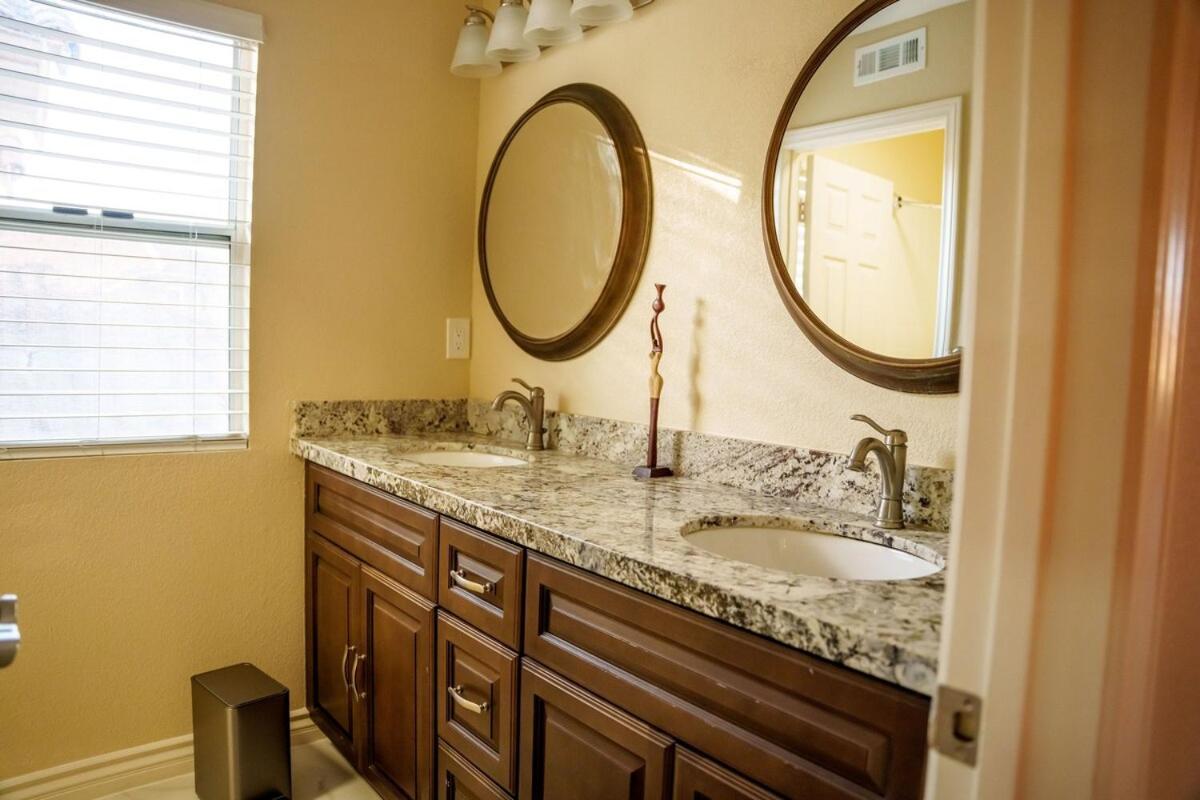 Family-friendly Getaway Near Beaches And Parks *