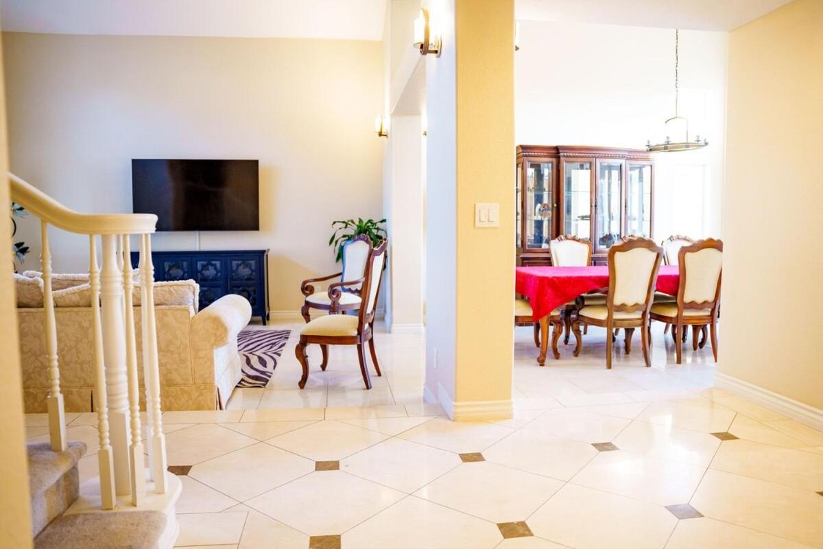 Family-friendly Getaway Near Beaches And Parks Holiday home *